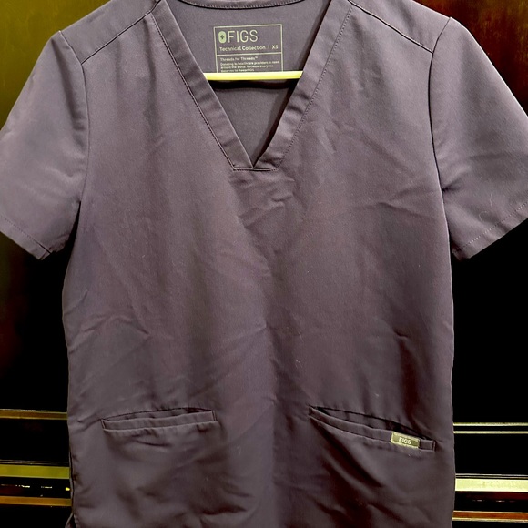 Figs purple shadow top xs - Picture 1 of 3